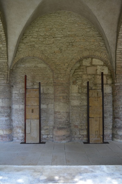 Fichier:TournusAbbatialeExt (36).JPG