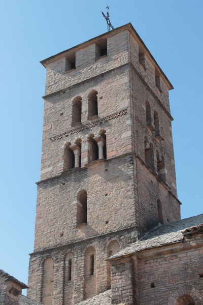 Fichier:UchizyEgliseExt (47).JPG