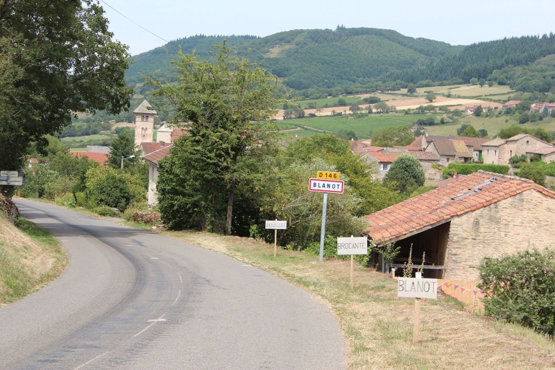 Fichier:BlanotEgliseExt (55).JPG