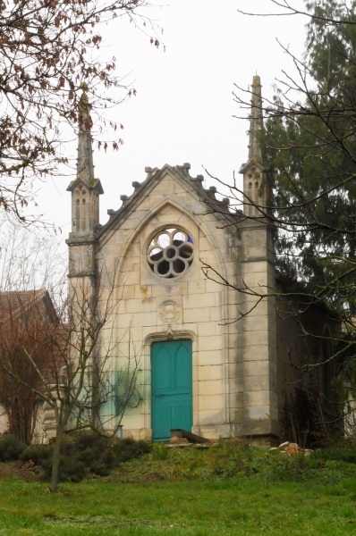 Fichier:Azé-chapelleStEtienne-2.jpg
