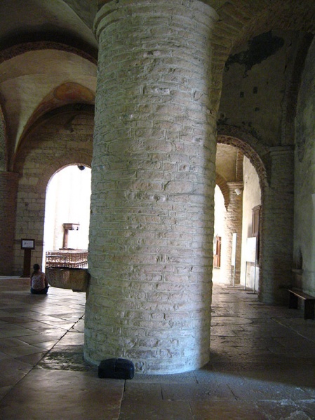 Fichier:TournusAbbatialeInt (124).JPG