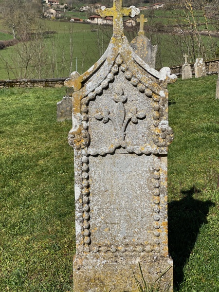 Fichier:SAINT POINT Stèle1.jpeg