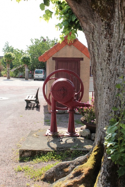 Fichier:SaintAndréLeDésertEgliseExt (14).JPG