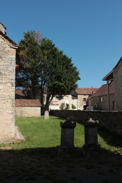 Fichier:LysEgliseExt (8).JPG