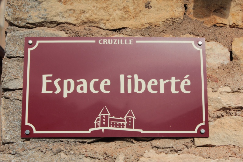 Fichier:CruzilleEgliseExt (7).JPG