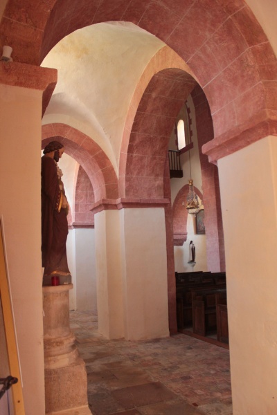 Fichier:UchizyEgliseInt (1).JPG