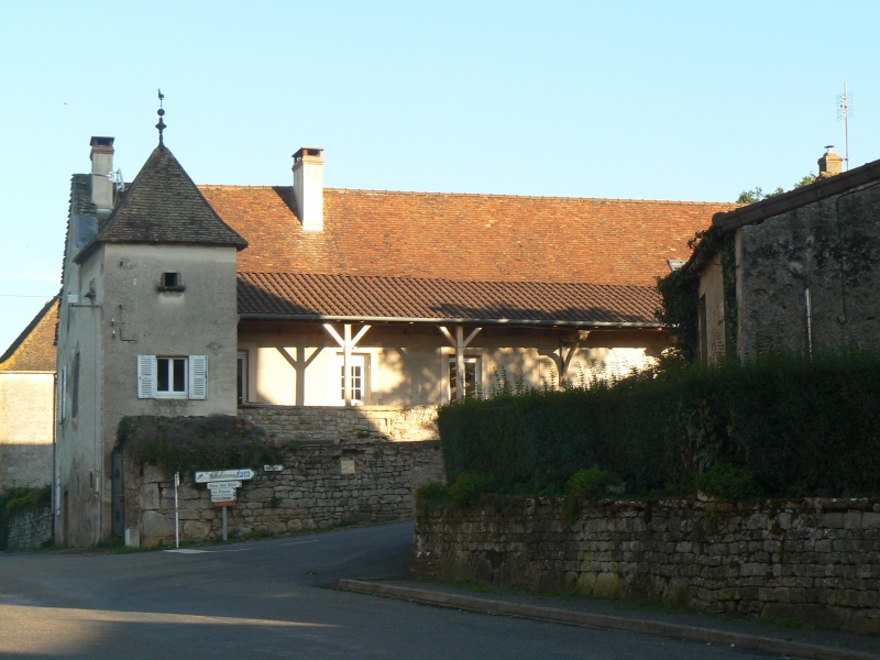 Fichier:Donzy-N--maison-bourg.JPG