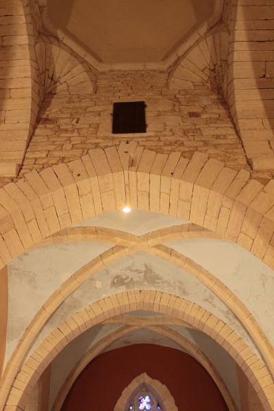 Fichier:MontbelletEgliseInt (82).JPG