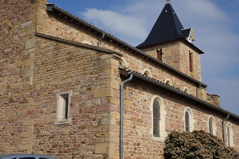 Fichier:Eglise de Saint-Amour-Bellevue.jpeg