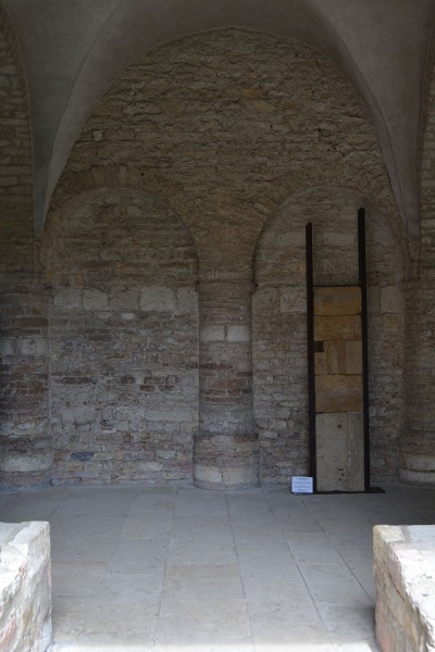 Fichier:TournusAbbatialeExt (33).JPG