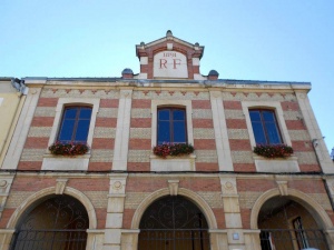 Lugny--halles.jpg