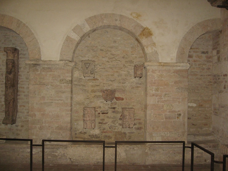 Fichier:TournusAbbatialeInt (118).JPG