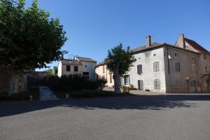 Place à Uchizy.jpeg