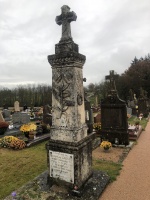 Verosvres Monument Lardy.jpeg