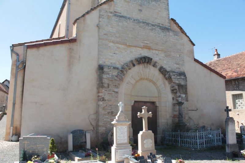Fichier:SaintYthaireEgliseExt (7).JPG