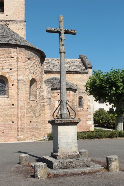 Fichier:UchizyEgliseExt (30).JPG