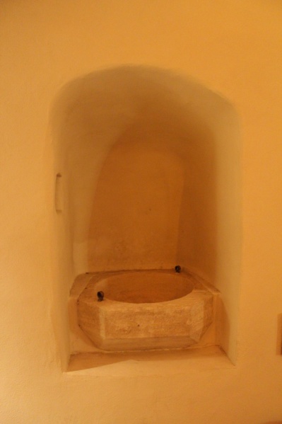 Fichier:TaizéEgliseInt (25).JPG