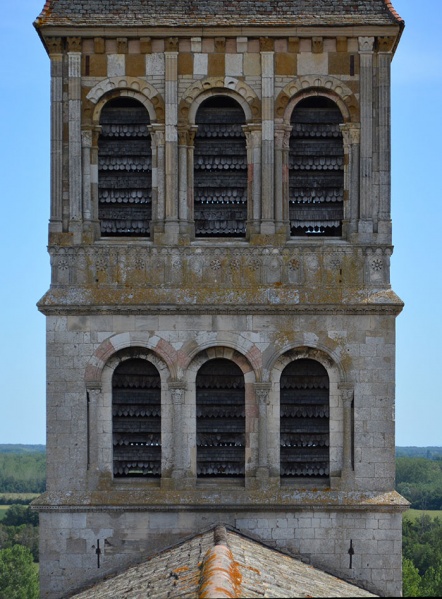 Fichier:TournusAbbatialeExt (77).JPG