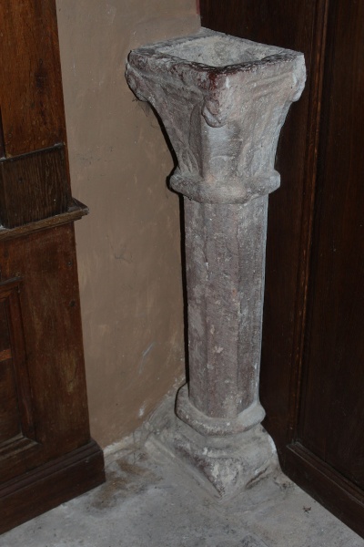 Fichier:UchizyEgliseInt (30).JPG
