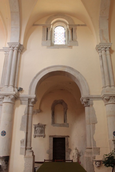 Fichier:PressySousDondinEgliseInt (37).JPG