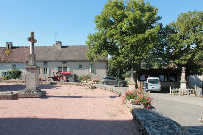 Fichier:SaintHurugeEgliseExt (9).JPG