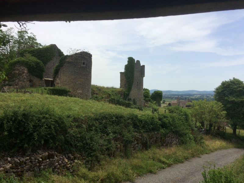 Fichier:SigyChâteauRuines (2).JPG