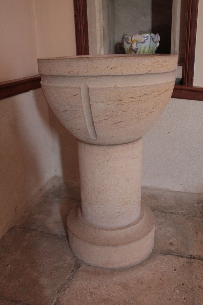 Fichier:MontbelletEgliseInt (76).JPG