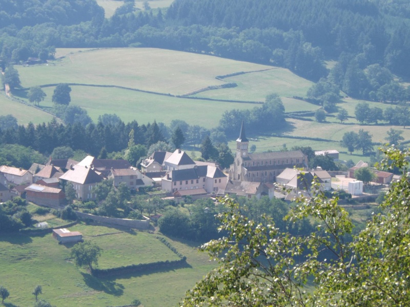 Fichier:Vue du bourg Montmelard.jpeg