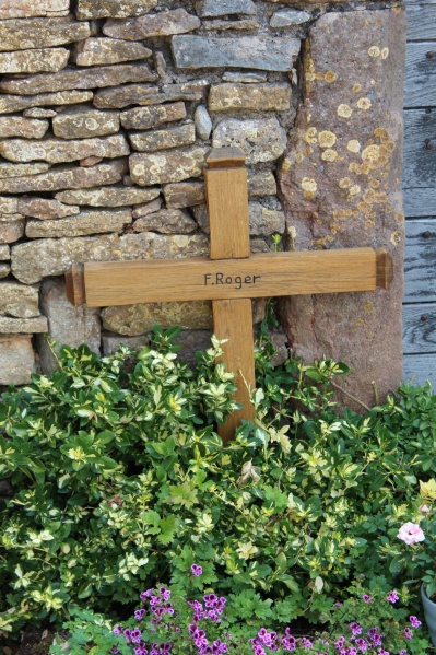 Fichier:TaizéEgliseExt (21).JPG