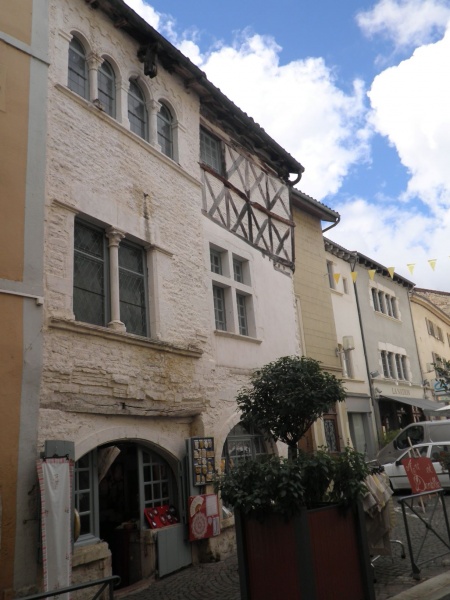 Fichier:ClunyMaisonsRomanes (12).JPG