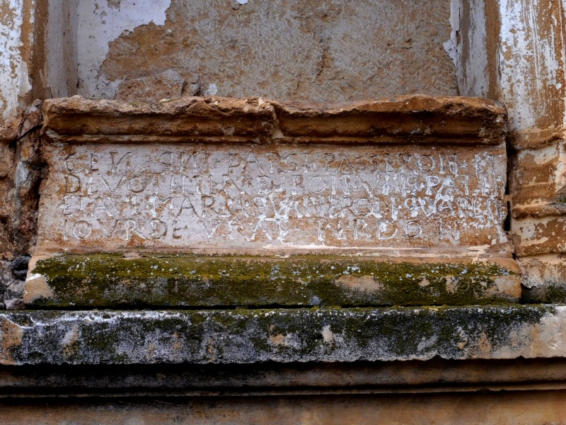 Fichier:Azé-Aine-maison-Fronton-2.jpg