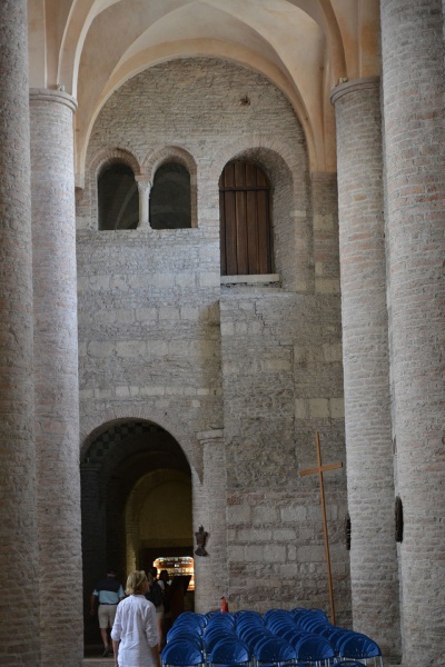 Fichier:TournusAbbatialeInt (50).JPG