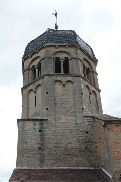 Fichier:CharnayEgliseExt (21).JPG