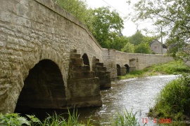 Pont Salornay Sur Guye.jpeg
