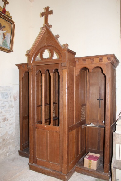 Fichier:SaintYthaireEgliseInt (3).JPG