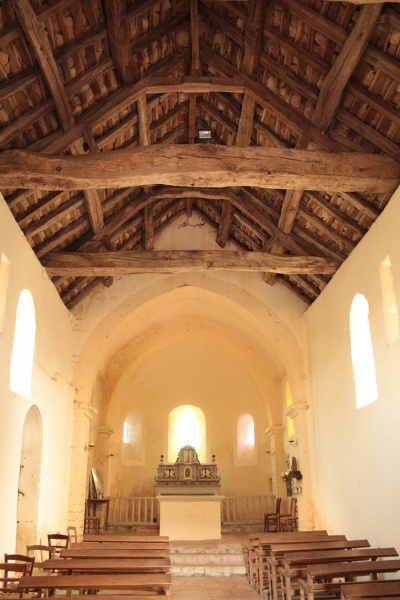 Fichier:VauxEgliseInt (3).JPG