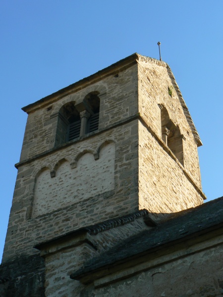 Fichier:Igé--chapelle-Domange-clocher.JPG