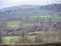 Le bourg et son église.jpeg