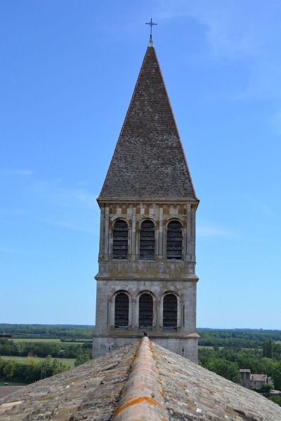 Fichier:TournusAbbatialeExt (15).JPG