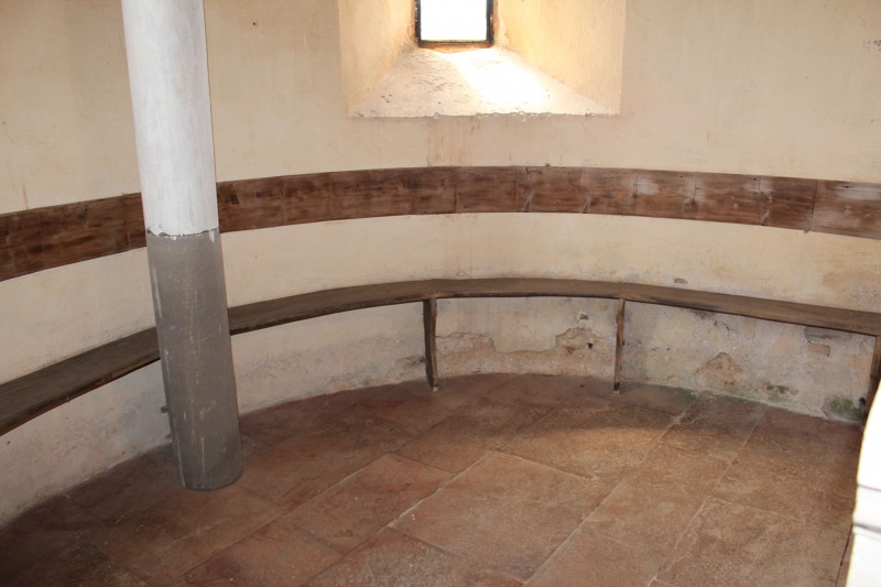 Fichier:BurgyEgliseInt (46).JPG