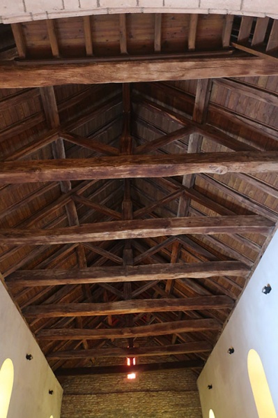 Fichier:Charpente de la nef.JPG